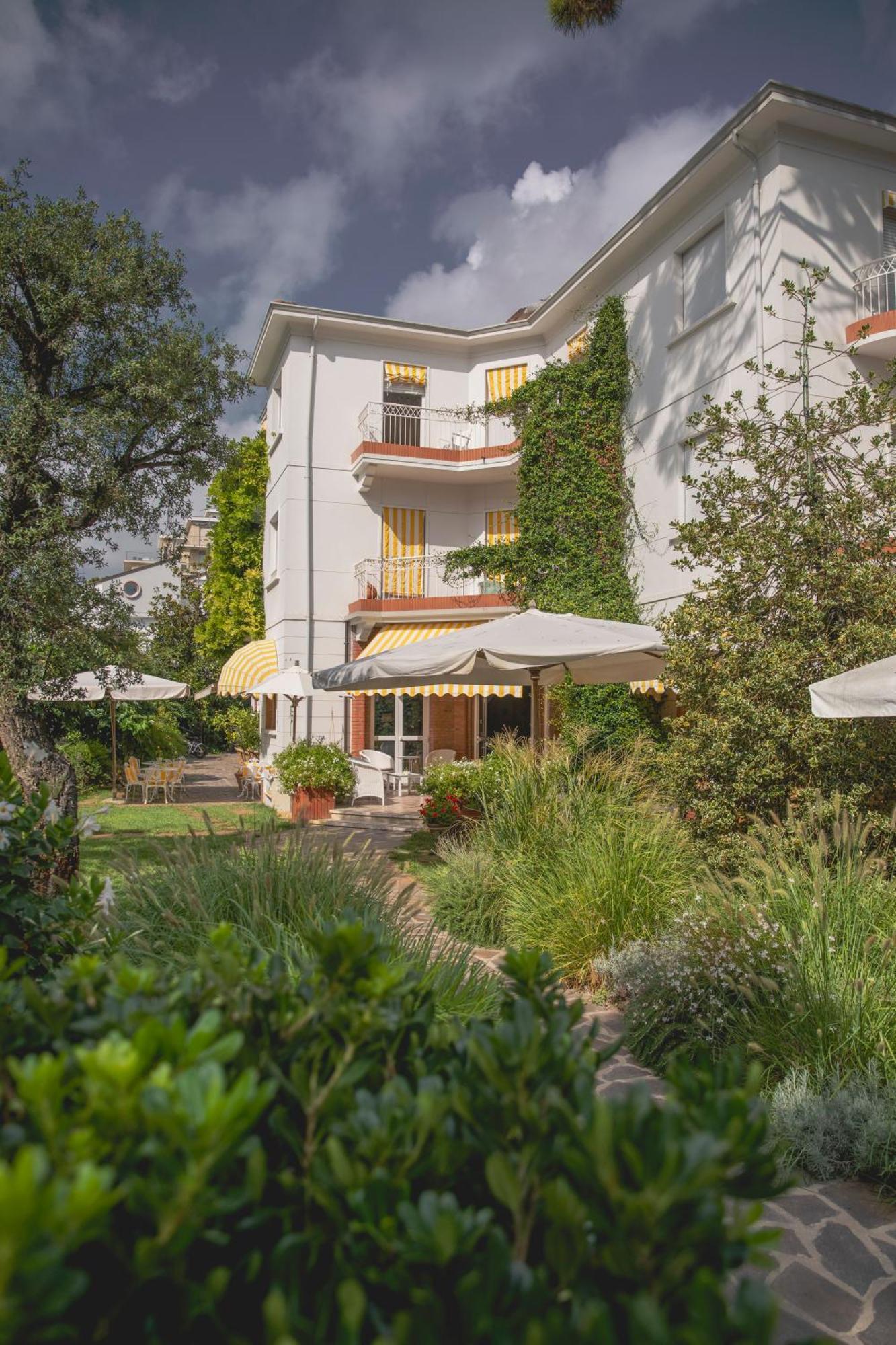 Villa Arizona Milano Marittima Exterior foto